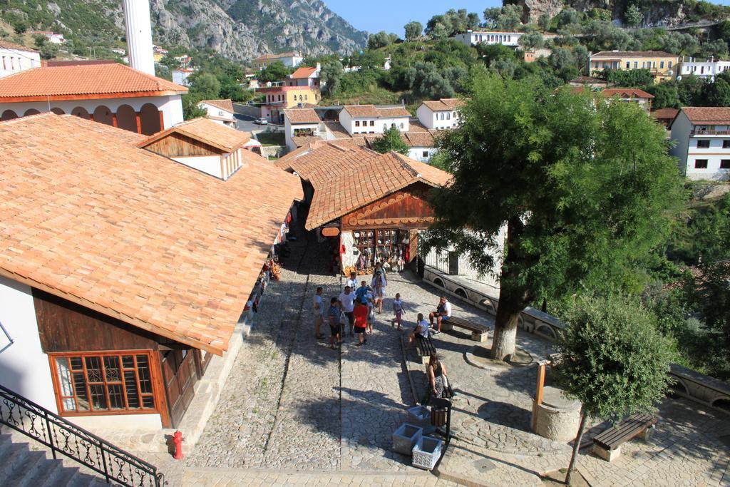 Hotel Panorama Kruje View On The Castle And The Old Town Exterior photo